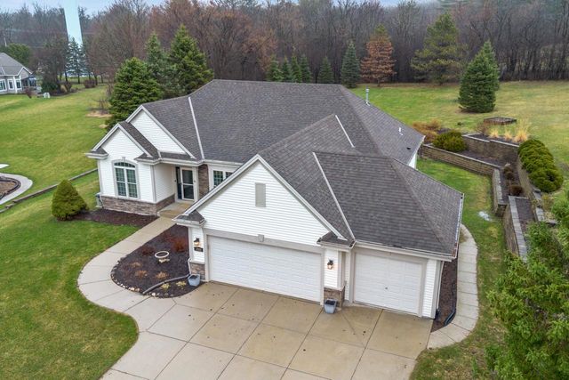 1909 Foxcroft LANE, Waukesha, WI 53189