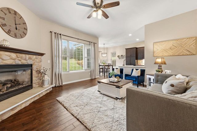 1909 Foxcroft LANE, Waukesha, WI 53189