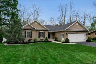 30 Nieman Drive, Orchard Park, NY 14127