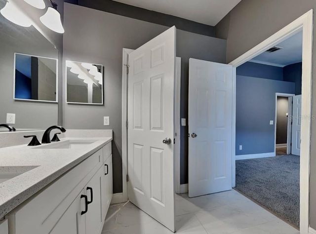 2418 RADNOR AVENUE, Orlando, FL 32826