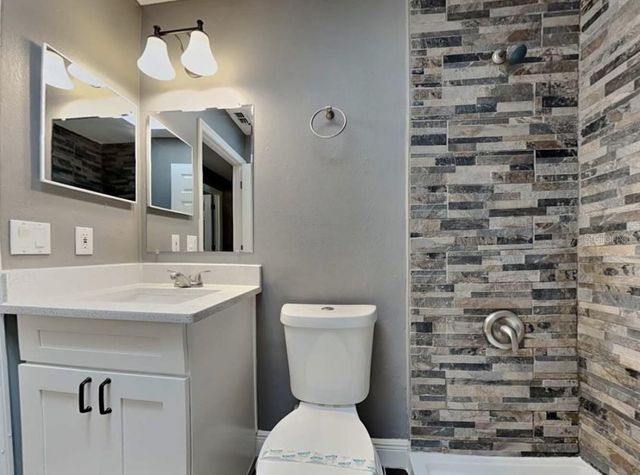 2418 RADNOR AVENUE, Orlando, FL 32826