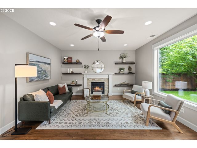 12795 LINDSAY ANNE Ln, Oregon City, OR 97045