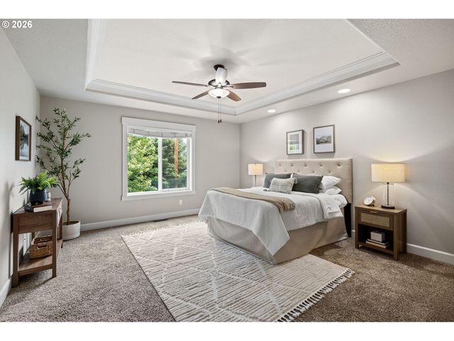 12795 LINDSAY ANNE Ln, Oregon City, OR 97045