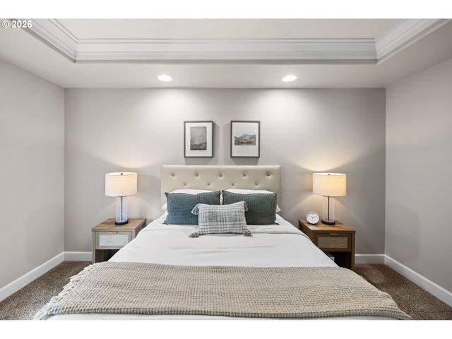 12795 LINDSAY ANNE Ln, Oregon City, OR 97045