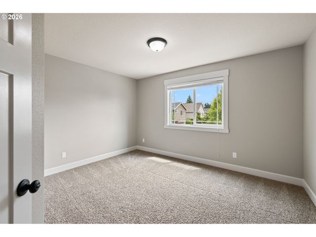 12795 LINDSAY ANNE Ln, Oregon City, OR 97045