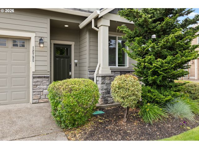 12795 LINDSAY ANNE Ln, Oregon City, OR 97045