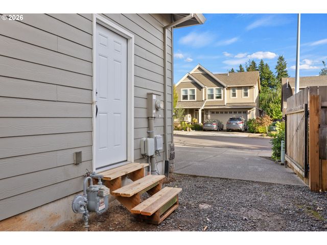 12795 LINDSAY ANNE Ln, Oregon City, OR 97045