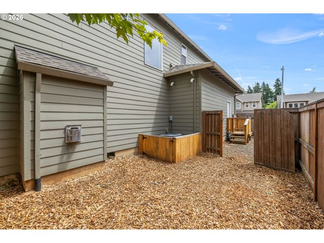 12795 LINDSAY ANNE Ln, Oregon City, OR 97045