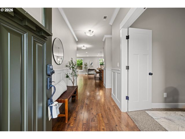 12795 LINDSAY ANNE Ln, Oregon City, OR 97045