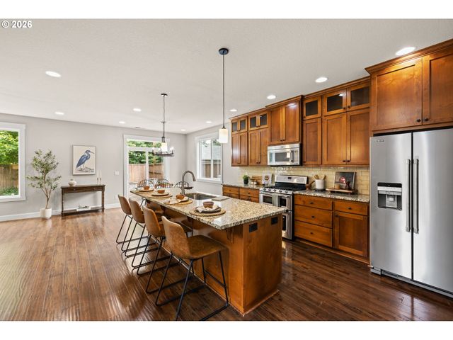 12795 LINDSAY ANNE Ln, Oregon City, OR 97045