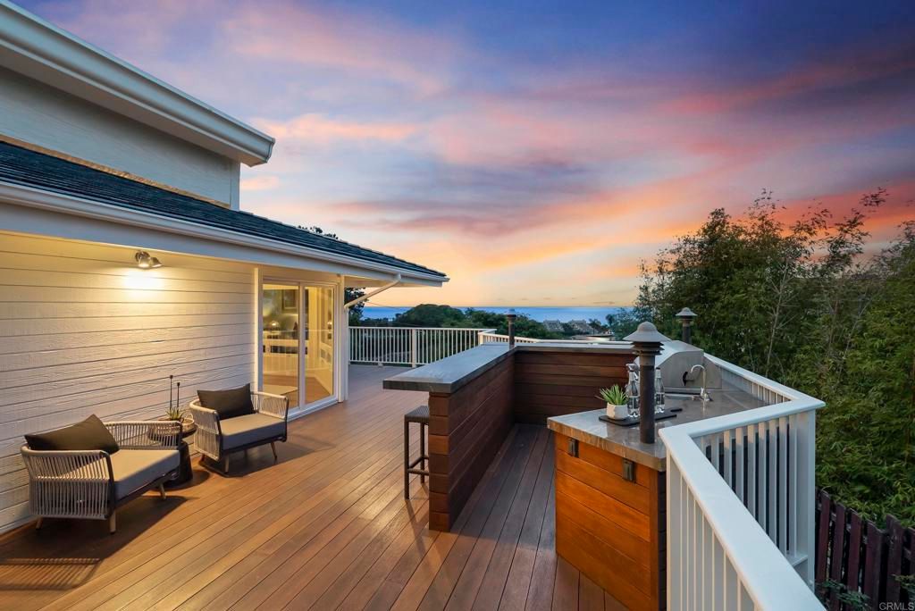 Image 1 of property listing at 541 S Granados Avenue, Solana Beach, CA 92075