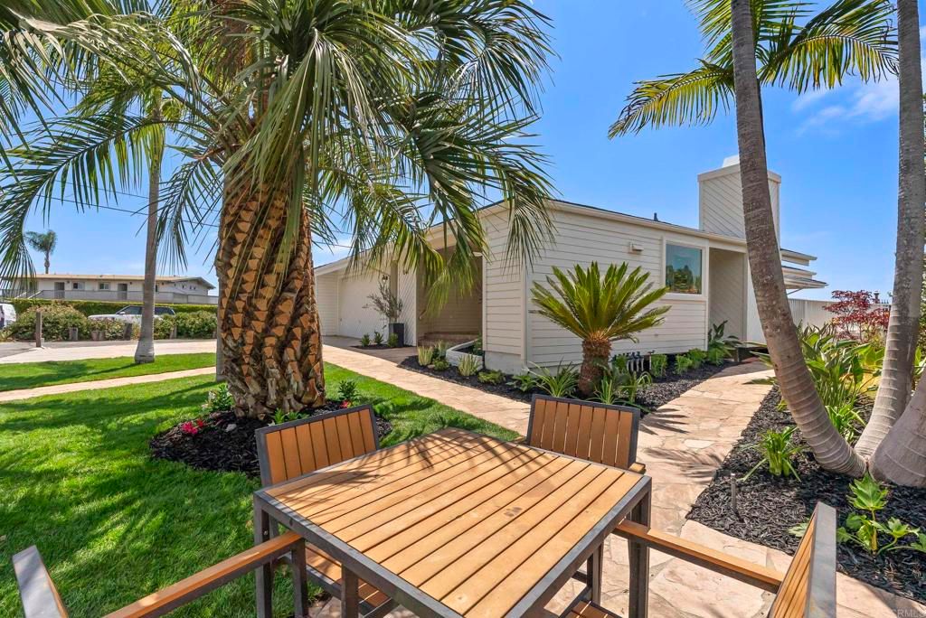 Image 10 of property listing at 541 S Granados Avenue, Solana Beach, CA 92075