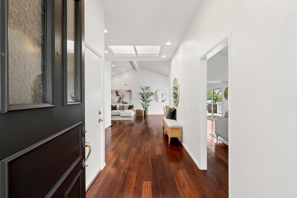 Image 13 of property listing at 541 S Granados Avenue, Solana Beach, CA 92075