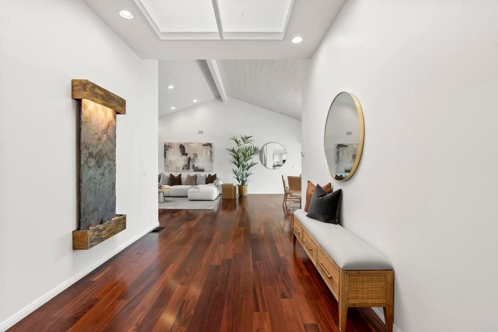 Image 14 of property listing at 541 S Granados Avenue, Solana Beach, CA 92075