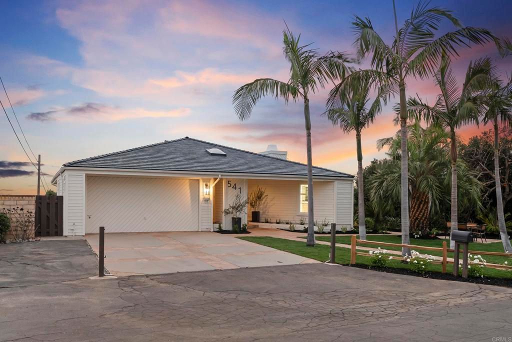 Image 3 of property listing at 541 S Granados Avenue, Solana Beach, CA 92075