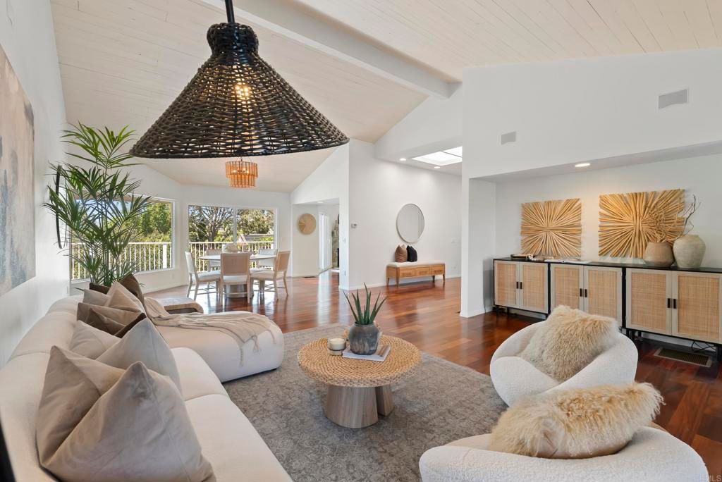 Image 34 of property listing at 541 S Granados Avenue, Solana Beach, CA 92075