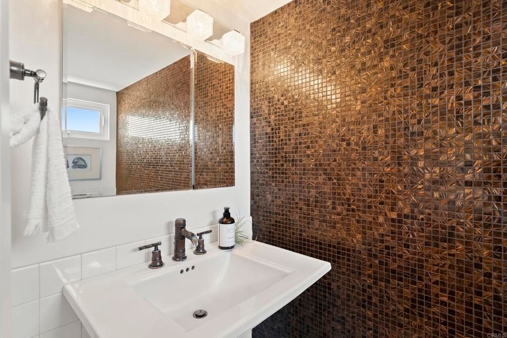 Image 36 of property listing at 541 S Granados Avenue, Solana Beach, CA 92075