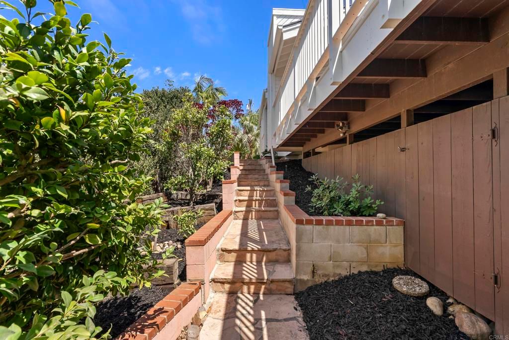 Image 67 of property listing at 541 S Granados Avenue, Solana Beach, CA 92075
