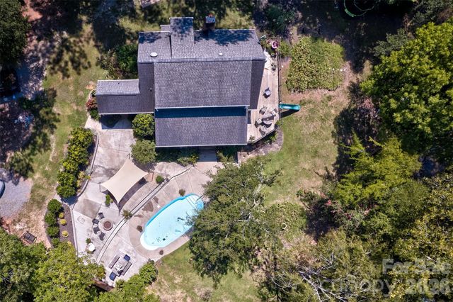 486 Willow Cove Road, Lake Wylie, SC 29710