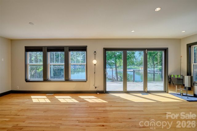 486 Willow Cove Road, Lake Wylie, SC 29710