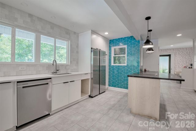 486 Willow Cove Road, Lake Wylie, SC 29710