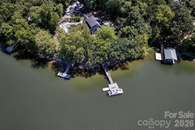 486 Willow Cove Road, Lake Wylie, SC 29710