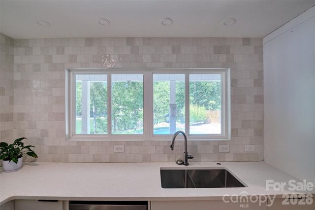 486 Willow Cove Road, Lake Wylie, SC 29710