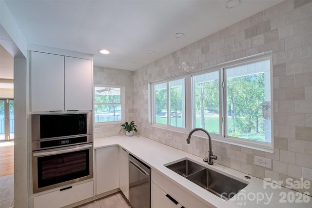 486 Willow Cove Road, Lake Wylie, SC 29710