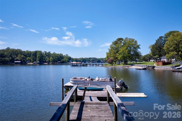 486 Willow Cove Road, Lake Wylie, SC 29710