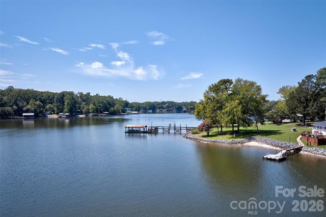 486 Willow Cove Road, Lake Wylie, SC 29710