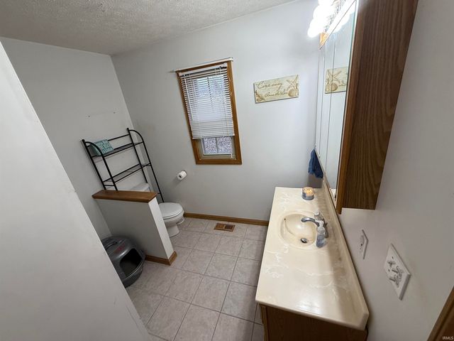 197 County Estates Drive, Mitchell, IN 47446