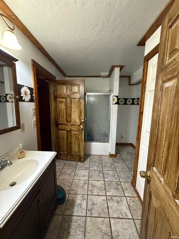 197 County Estates Drive, Mitchell, IN 47446