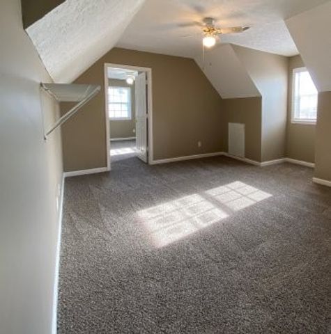 630 Hugh Hunter Rd, Oak Grove, KY 42262