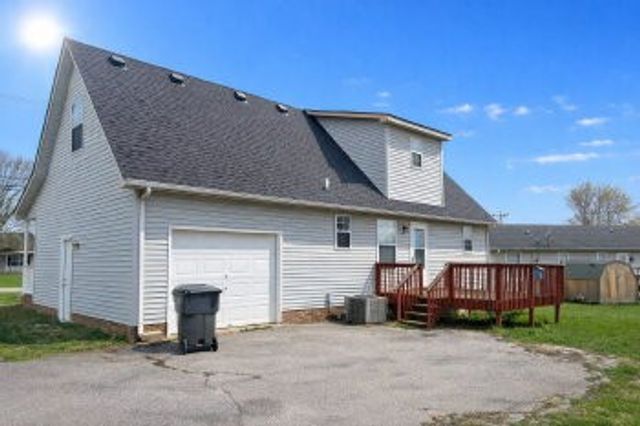 630 Hugh Hunter Rd, Oak Grove, KY 42262