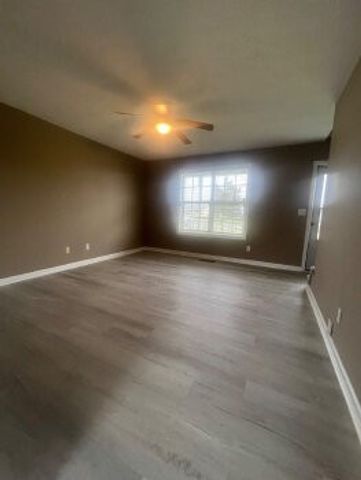 630 Hugh Hunter Rd, Oak Grove, KY 42262