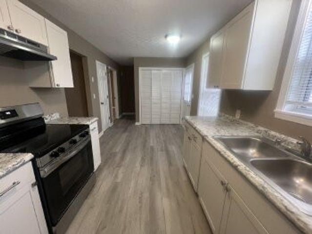 630 Hugh Hunter Rd, Oak Grove, KY 42262