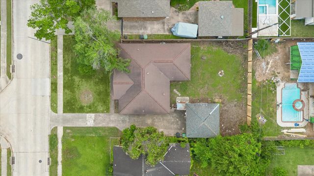 9825 Westview Drive, Houston, TX 77055