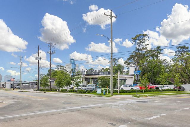 9825 Westview Drive, Houston, TX 77055