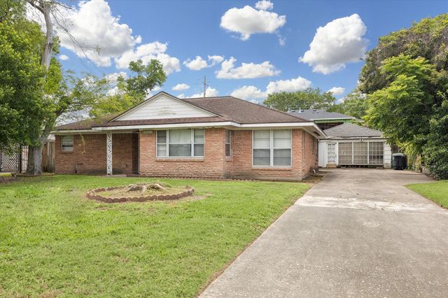 9825 Westview Drive, Houston, TX 77055