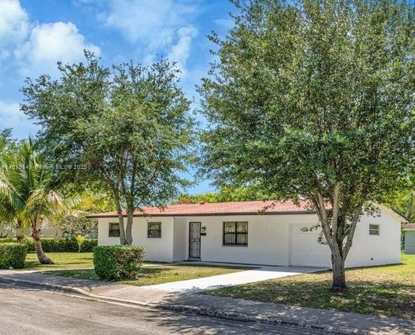 6250 SW 58th Pl 1, South Miami, FL 33143