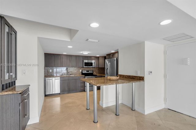 1800 Collins Avenue 10F, Miami Beach, FL 33139