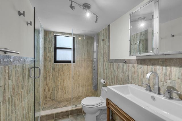 1800 Collins Avenue 10F, Miami Beach, FL 33139