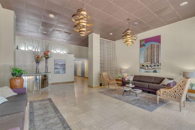 1800 Collins Avenue 10F, Miami Beach, FL 33139