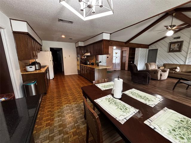 214 Mills Drive, Livingston, TX 77351