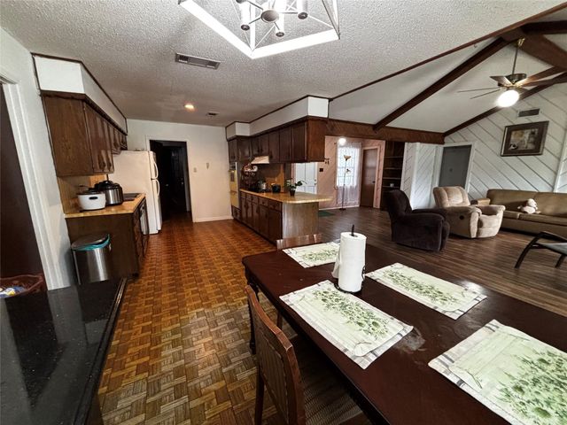 214 Mills Drive, Livingston, TX 77351