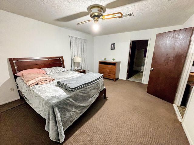214 Mills Drive, Livingston, TX 77351