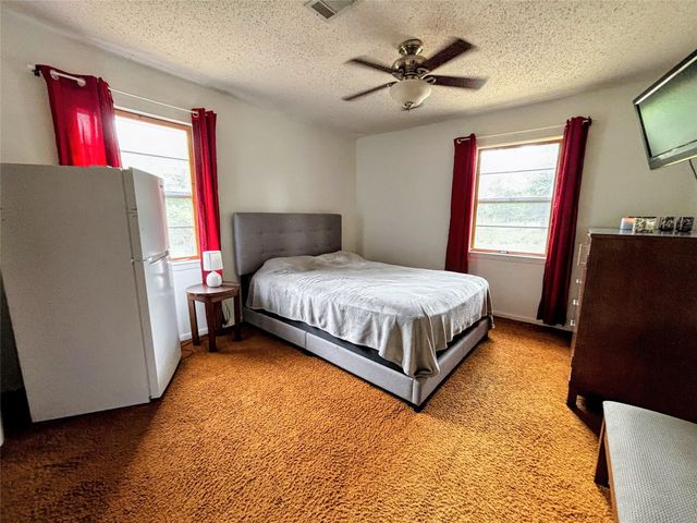 214 Mills Drive, Livingston, TX 77351