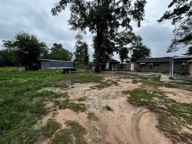 214 Mills Drive, Livingston, TX 77351