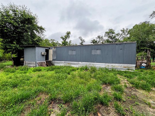 214 Mills Drive, Livingston, TX 77351