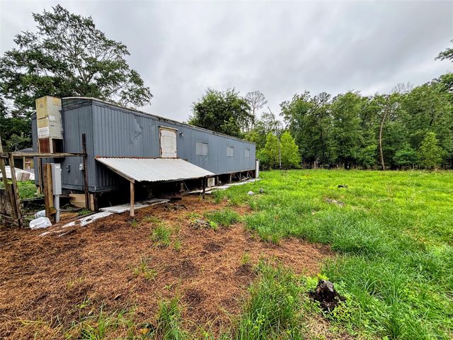 214 Mills Drive, Livingston, TX 77351
